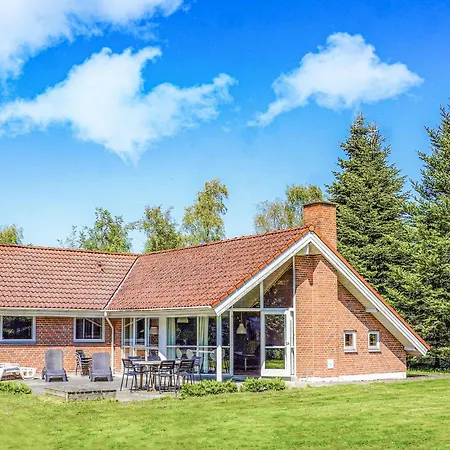 3 Bedroom Awesome In Idestrup Casa vacanze Bøtø By
