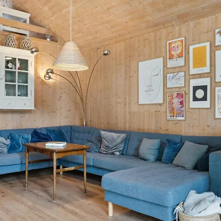 3 Bedroom Awesome Home In Idestrup בית נופש *