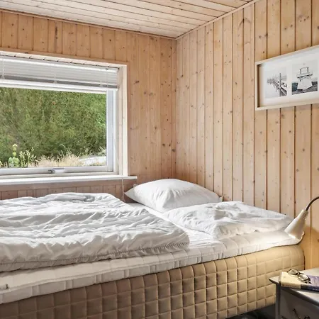 Casa de Férias 3 Bedroom Awesome In Idestrup Bøtø By