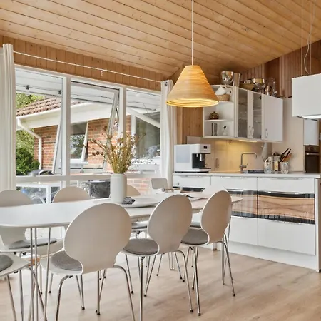 בית נופש 3 Bedroom Awesome Home In Idestrup *